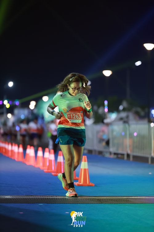 Race photo from PIK NITE RUN 2025
