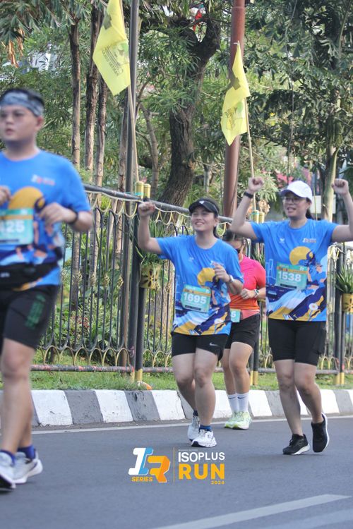 Race photo from Isoplus Run 2024 Surabaya