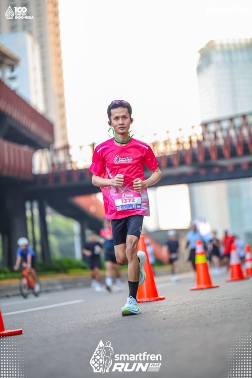 Race photo from Smartfren Run 2025 