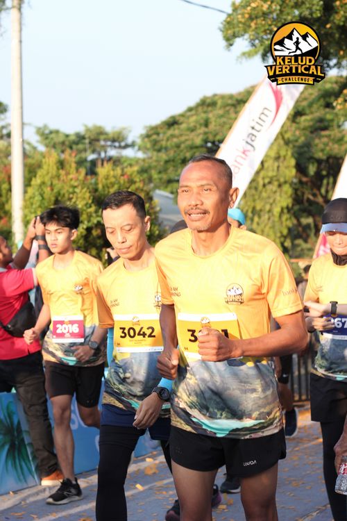 Race photo from Kelud Vertical Challenge 2024