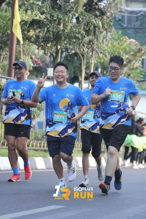 Race photo from Isoplus Run 2024 Surabaya