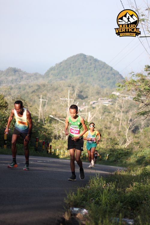 Race photo from Kelud Vertical Challenge 2024