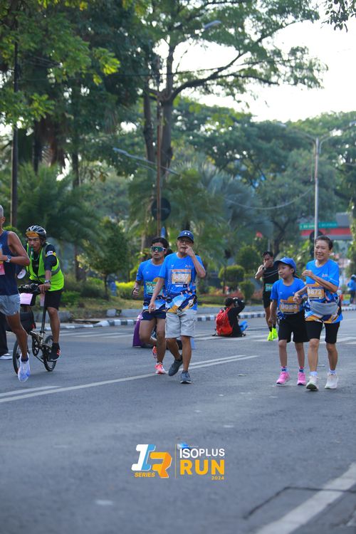 Race photo from Isoplus Run 2024 Surabaya