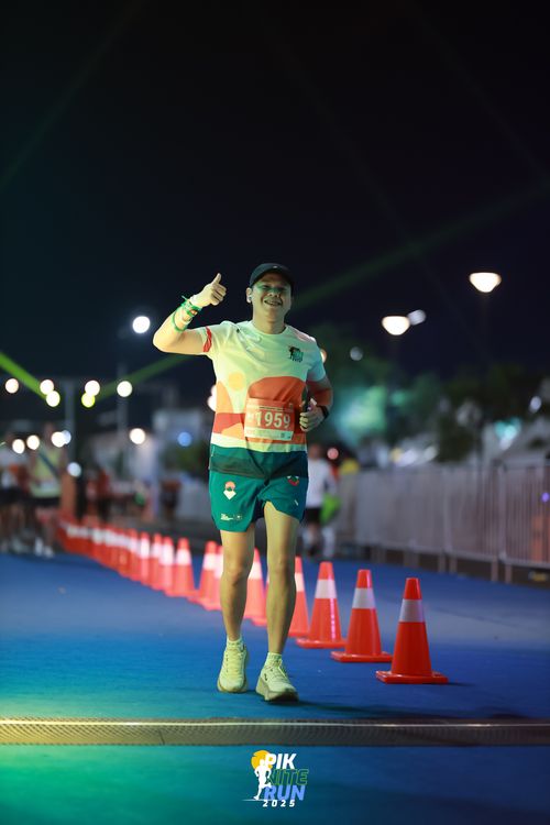 Race photo from PIK NITE RUN 2025
