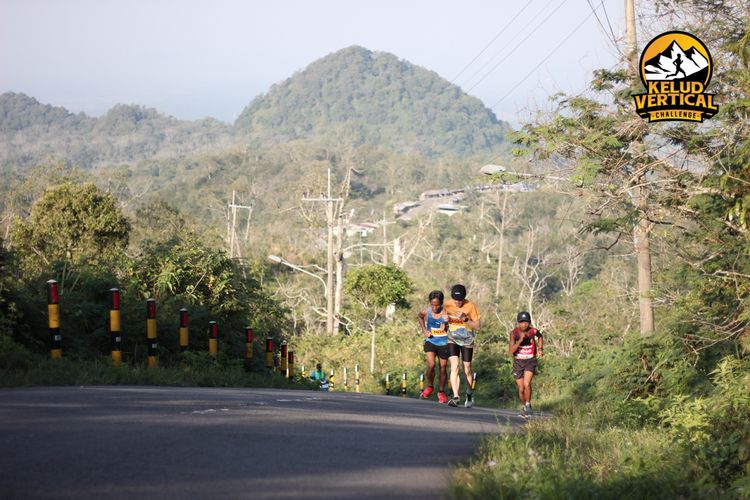 Race photo from Kelud Vertical Challenge 2024