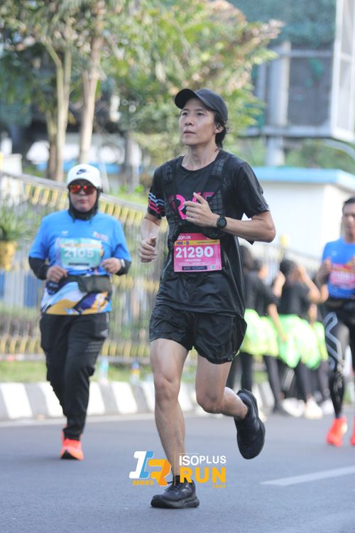 Race photo from Isoplus Run 2024 Surabaya