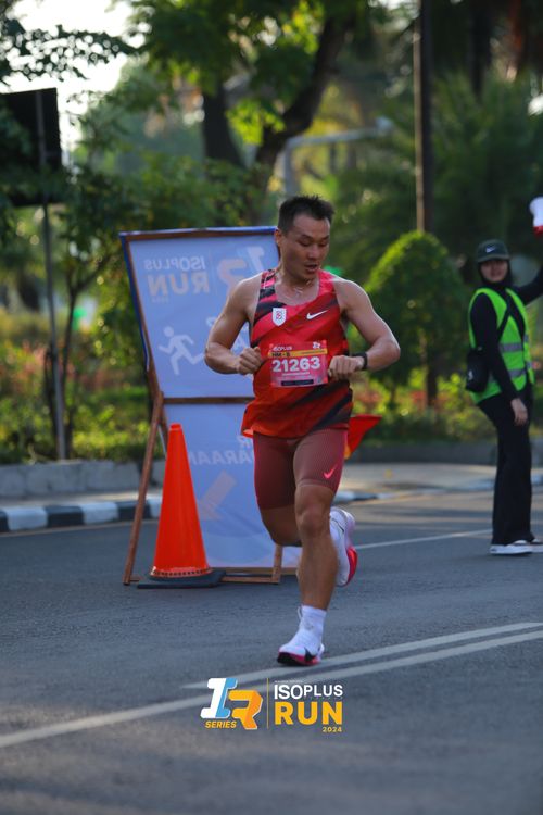 Race photo from Isoplus Run 2024 Surabaya