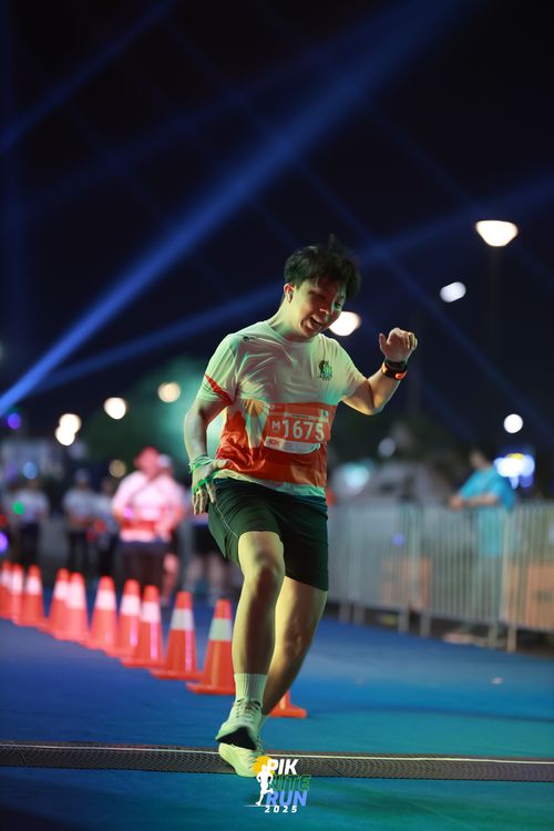 Race photo from PIK NITE RUN 2025