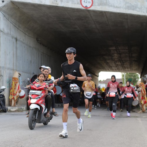 Race photo from KEDIRI HALF MARATHON 2026