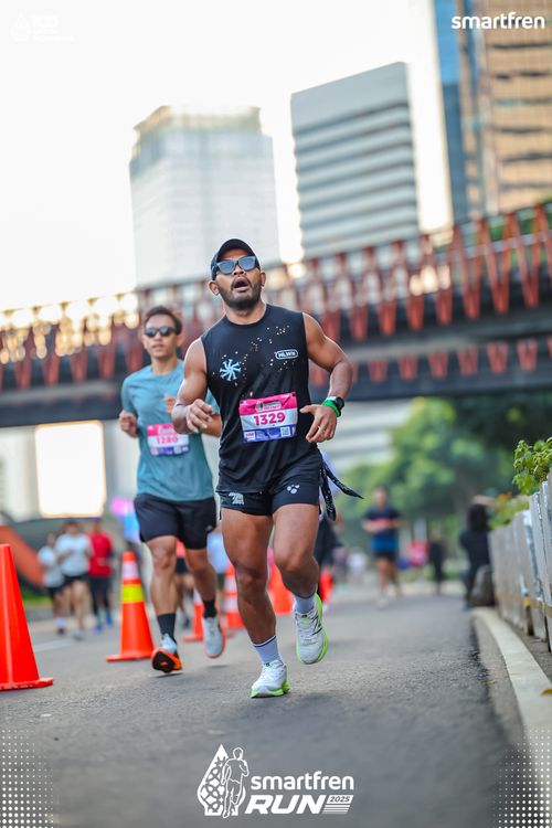 Race photo from Smartfren Run 2025 