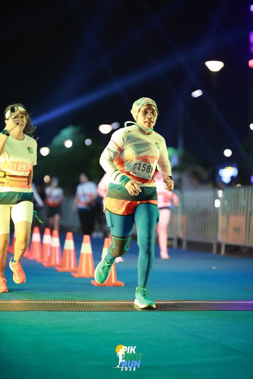 Race photo from PIK NITE RUN 2025