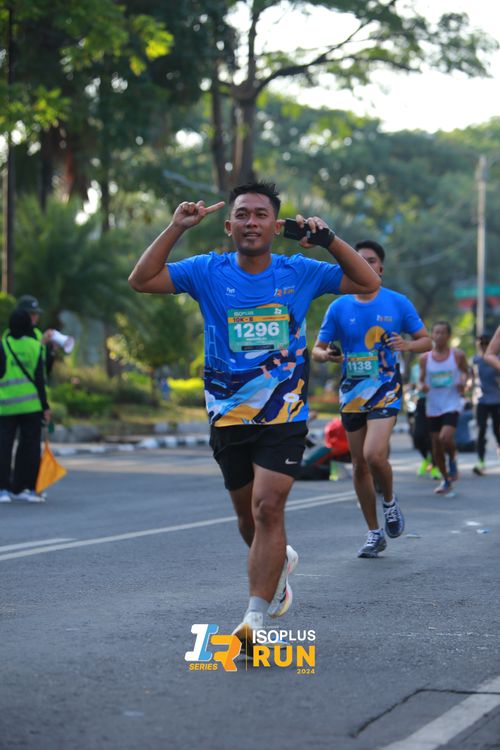 Race photo from Isoplus Run 2024 Surabaya