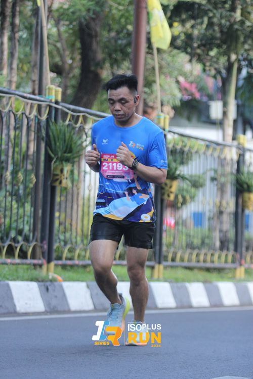 Race photo from Isoplus Run 2024 Surabaya