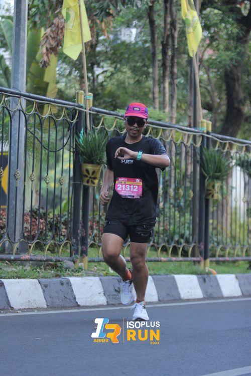 Race photo from Isoplus Run 2024 Surabaya