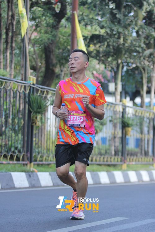 Race photo from Isoplus Run 2024 Surabaya