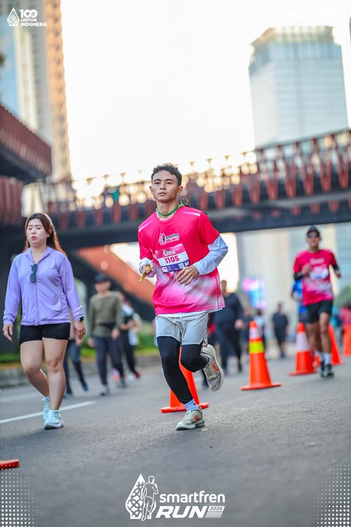 Race photo from Smartfren Run 2025 