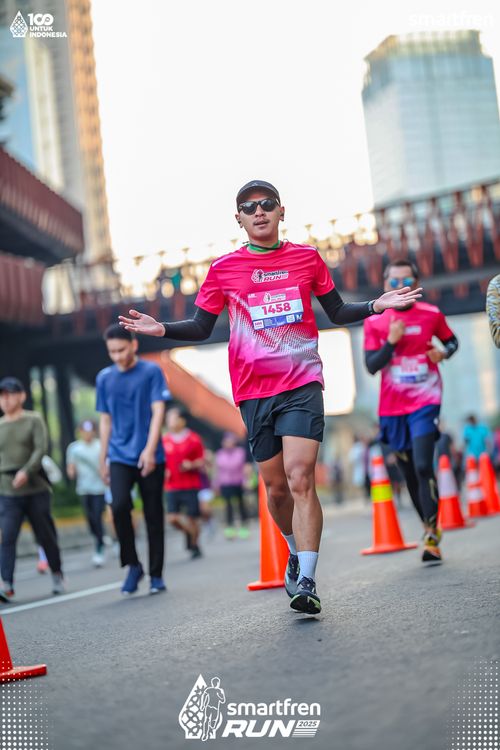 Race photo from Smartfren Run 2025 