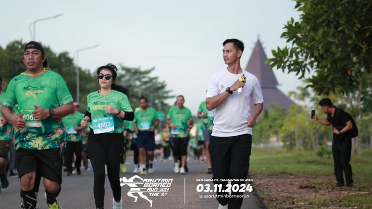 Race photo from Arutmin Borneo Run 2024