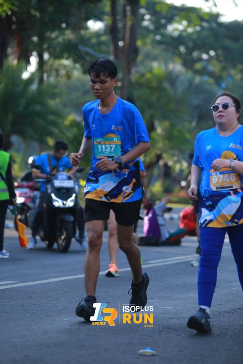 Race photo from Isoplus Run 2024 Surabaya