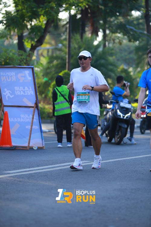 Race photo from Isoplus Run 2024 Surabaya