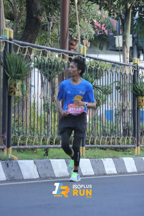 Race photo from Isoplus Run 2024 Surabaya