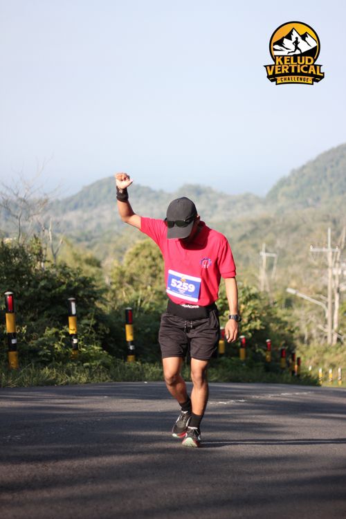 Race photo from Kelud Vertical Challenge 2024