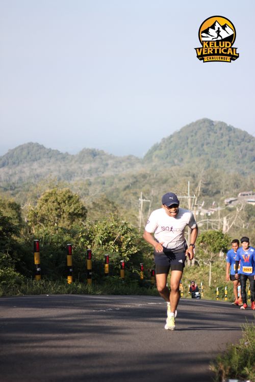 Race photo from Kelud Vertical Challenge 2024