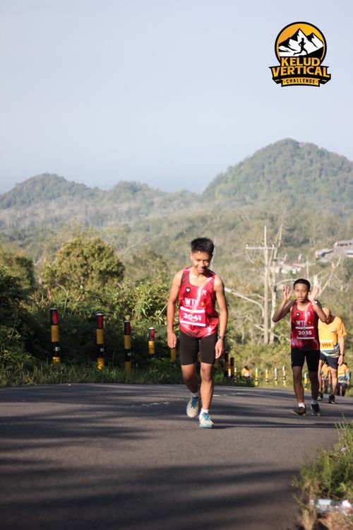 Race photo from Kelud Vertical Challenge 2024