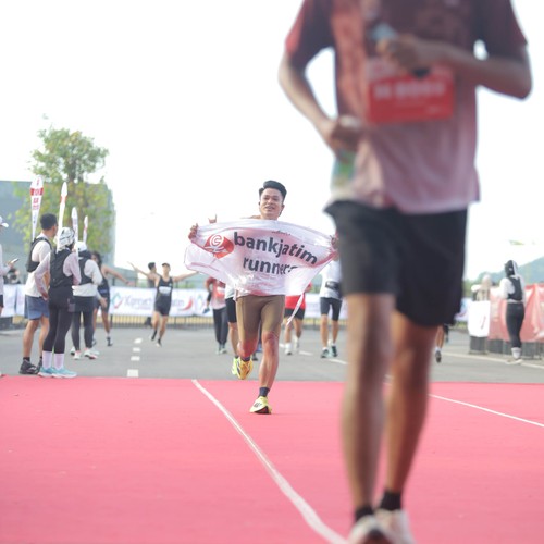 Race photo from KEDIRI HALF MARATHON 2026
