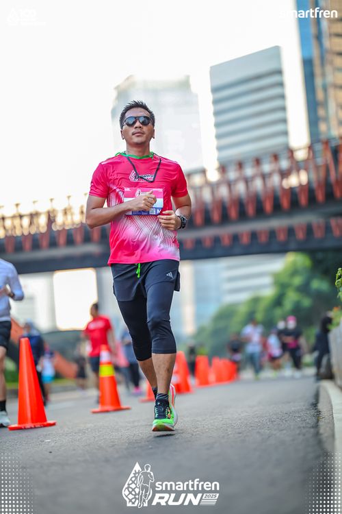 Race photo from Smartfren Run 2025 