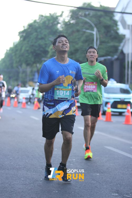 Race photo from Isoplus Run 2024 Surabaya