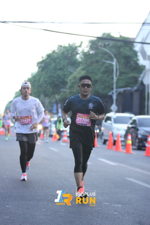 Race photo from Isoplus Run 2024 Surabaya