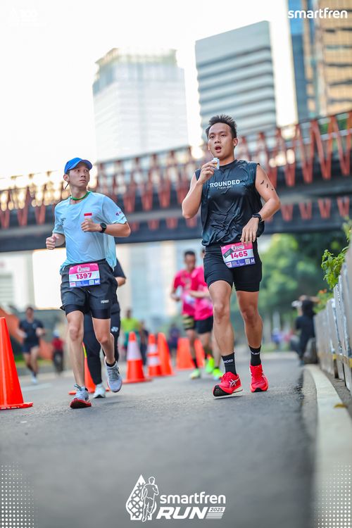 Race photo from Smartfren Run 2025 
