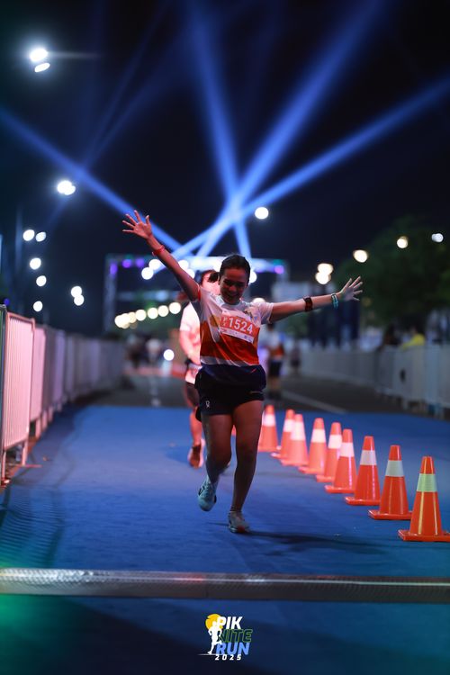 Race photo from PIK NITE RUN 2025