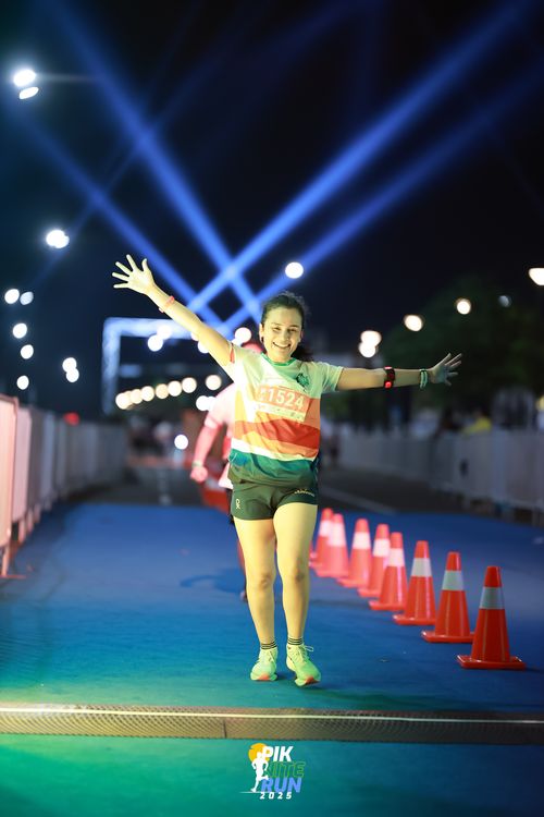 Race photo from PIK NITE RUN 2025