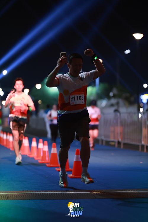 Race photo from PIK NITE RUN 2025