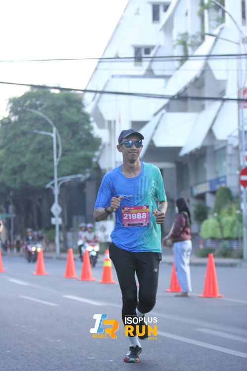 Race photo from Isoplus Run 2024 Surabaya