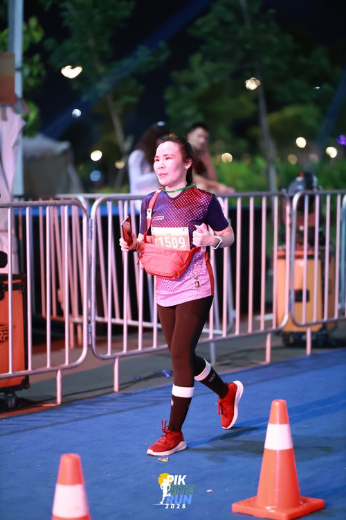 Race photo from PIK NITE RUN 2025