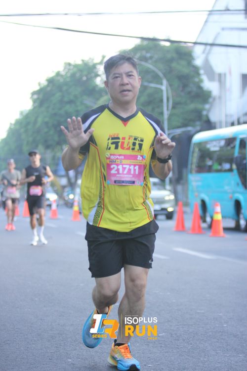 Race photo from Isoplus Run 2024 Surabaya