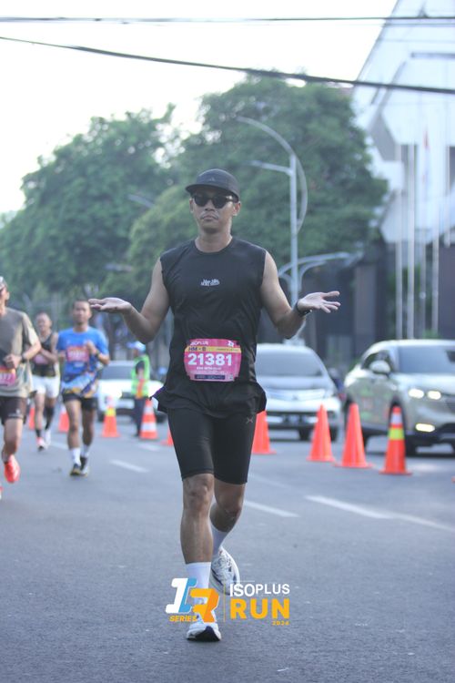 Race photo from Isoplus Run 2024 Surabaya