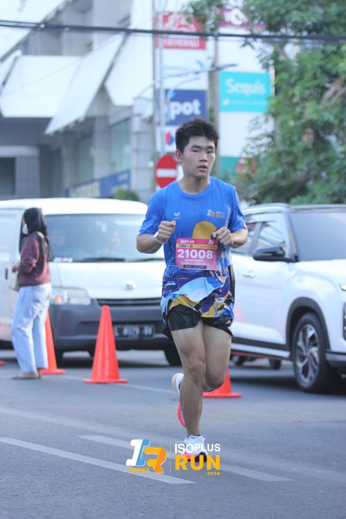 Race photo from Isoplus Run 2024 Surabaya