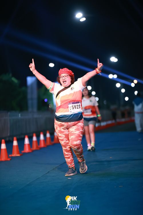 Race photo from PIK NITE RUN 2025