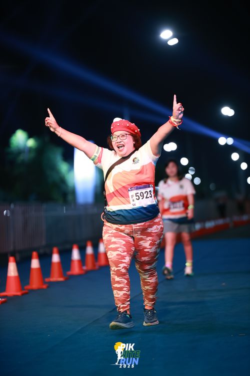Race photo from PIK NITE RUN 2025