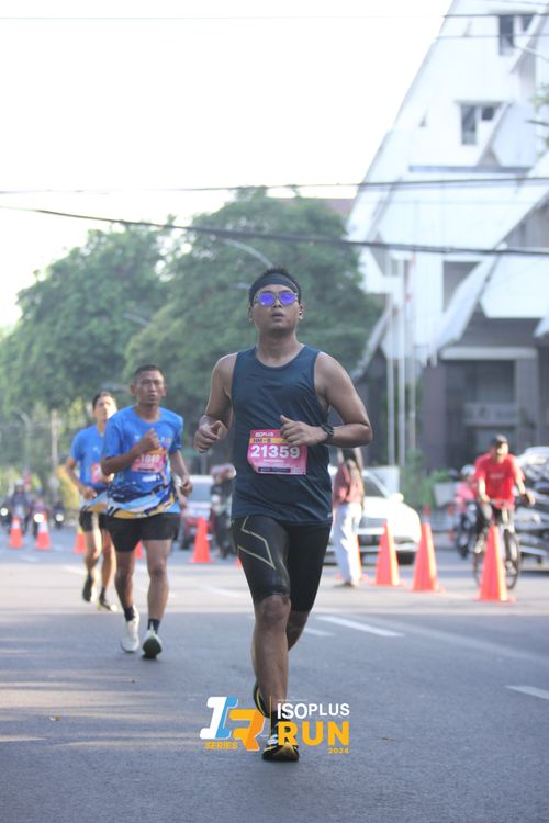 Race photo from Isoplus Run 2024 Surabaya