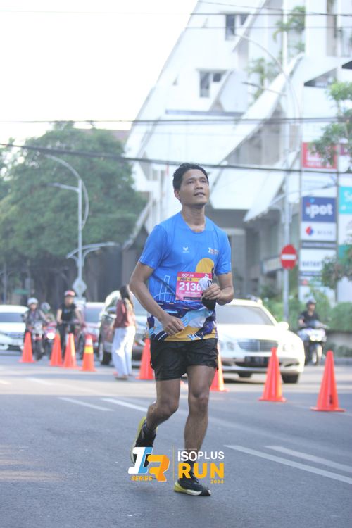Race photo from Isoplus Run 2024 Surabaya