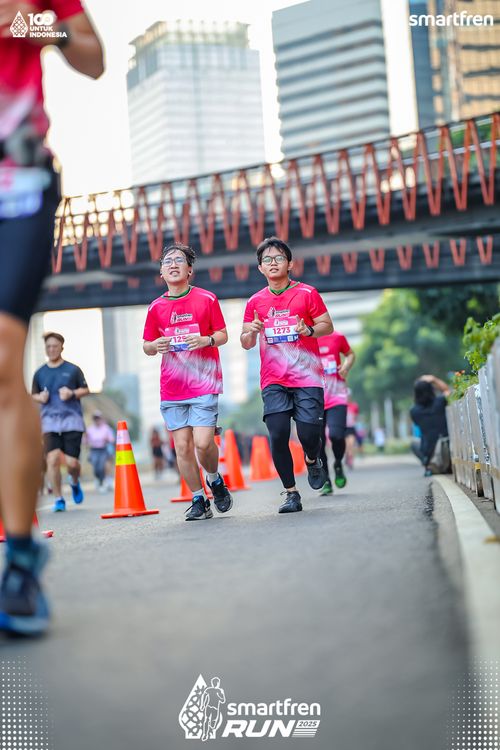 Race photo from Smartfren Run 2025 