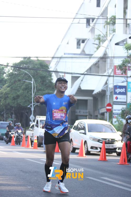 Race photo from Isoplus Run 2024 Surabaya