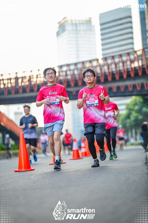 Race photo from Smartfren Run 2025 