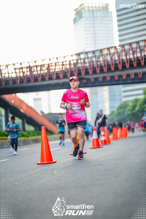 Race photo from Smartfren Run 2025 