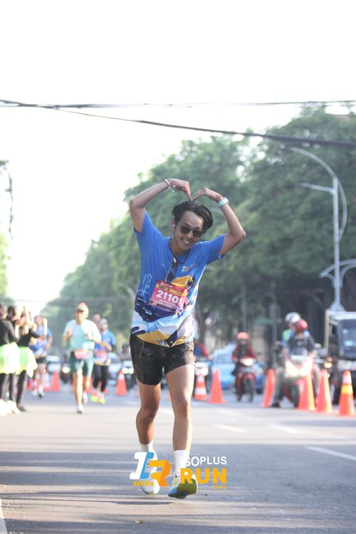 Race photo from Isoplus Run 2024 Surabaya